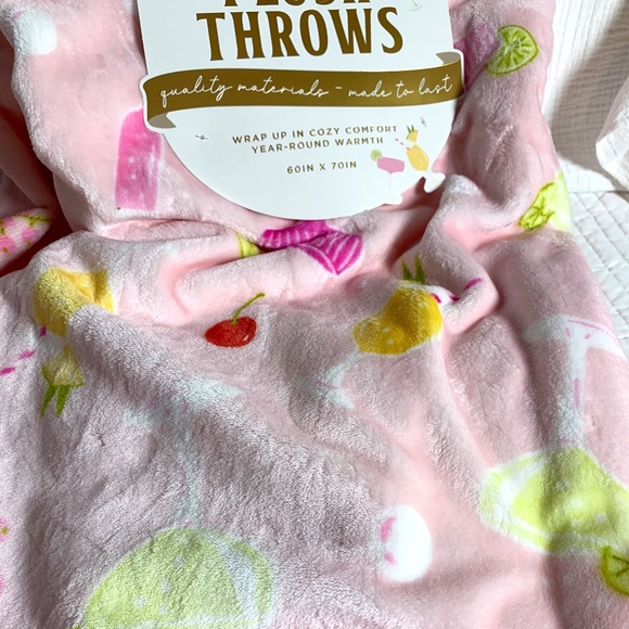 Cozy pink soft plush fleece throw NWT wine & drink glasses great gift bridesmaid - Picture 1 of 7